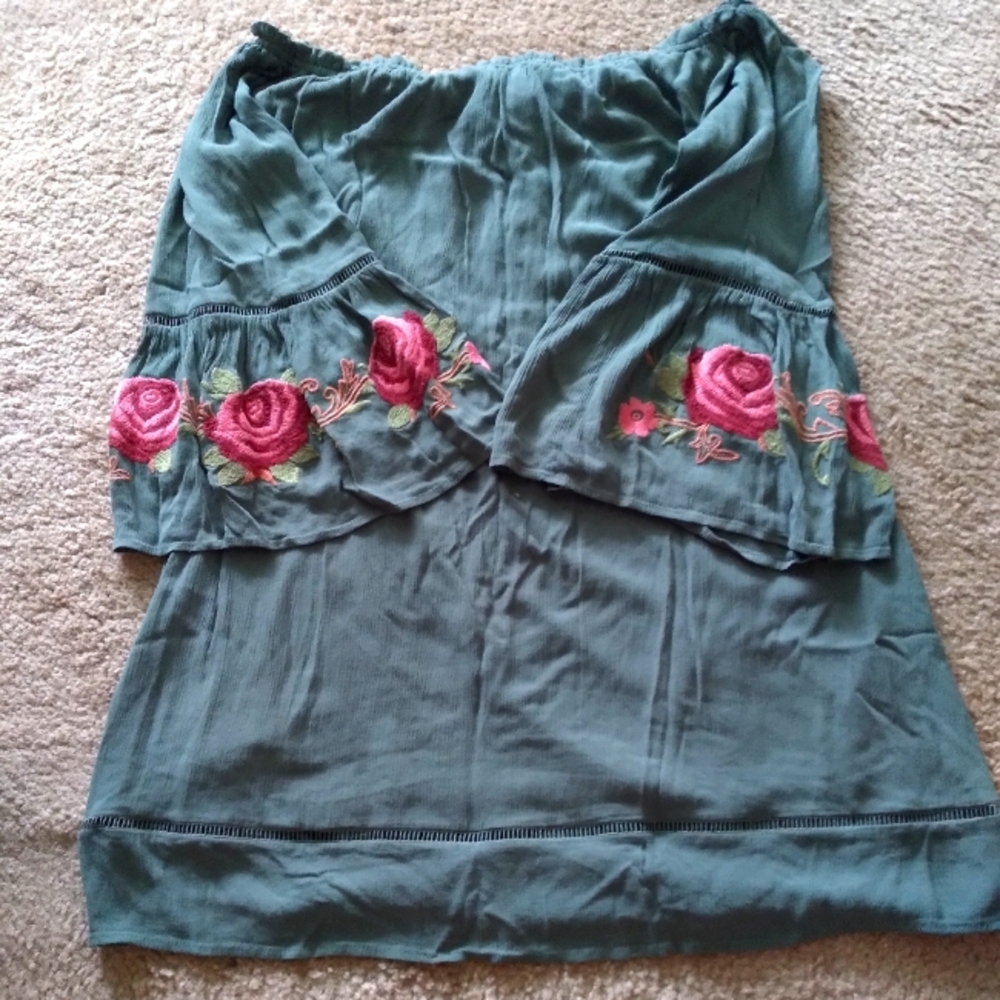 Moss green dress with embroidery
